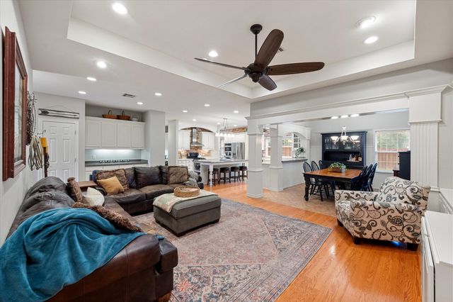 721 Willow Creek Circle, Corsicana, TX 75110