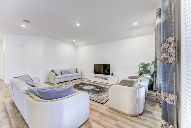 2510 Olivine Stone Drive, Richmond, TX 77469