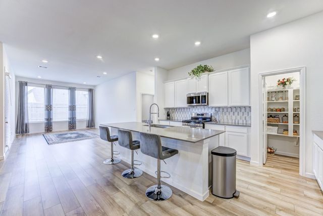 2510 Olivine Stone Drive, Richmond, TX 77469