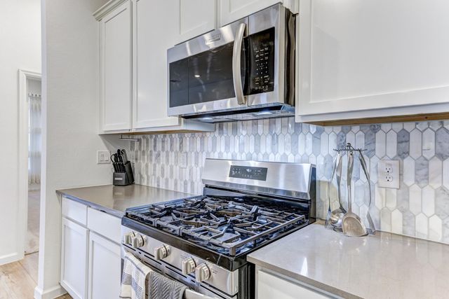 2510 Olivine Stone Drive, Richmond, TX 77469