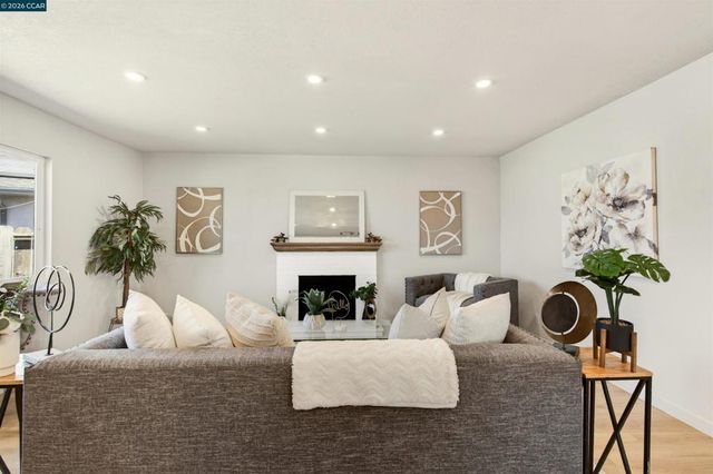 58 Coronado Ct, Pittsburg, CA 94565