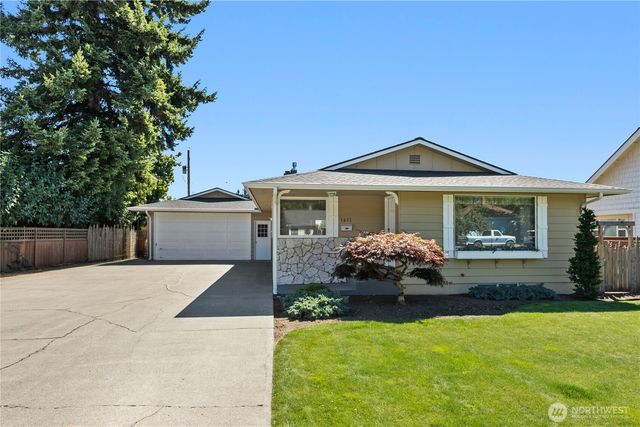 1611 E Street, Lynden, WA 98264