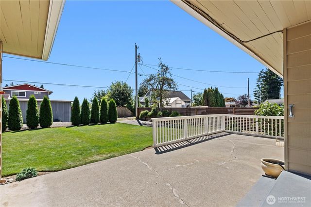 1611 E Street, Lynden, WA 98264