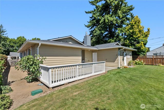 1611 E Street, Lynden, WA 98264