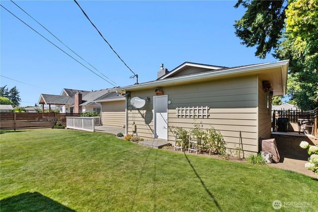 1611 E Street, Lynden, WA 98264