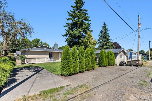 1611 E Street, Lynden, WA 98264
