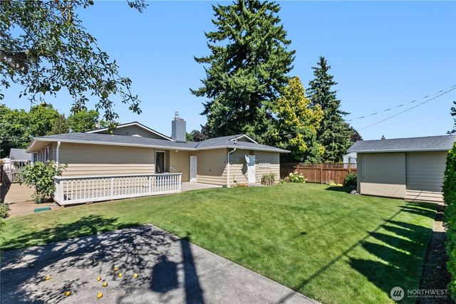 1611 E Street, Lynden, WA 98264