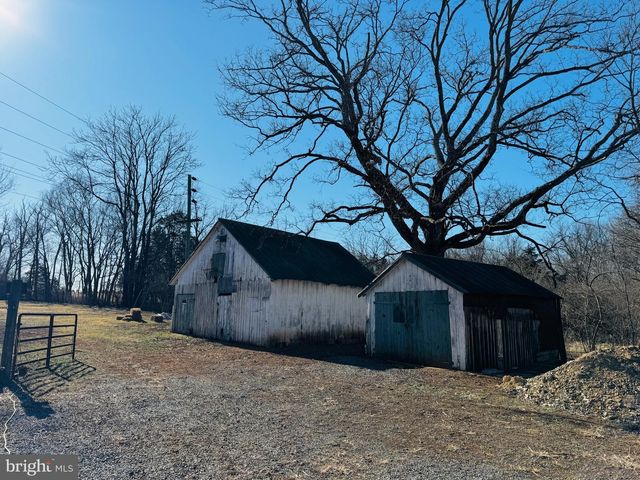 9 KING ST, Kearneysville, WV 25430