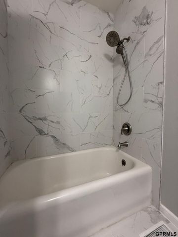 1446 S 11 Street, Lincoln, NE 68502