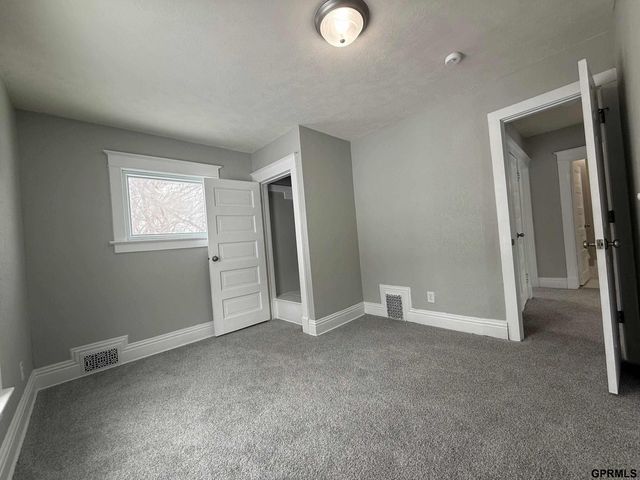 1446 S 11 Street, Lincoln, NE 68502