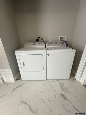 1446 S 11 Street, Lincoln, NE 68502