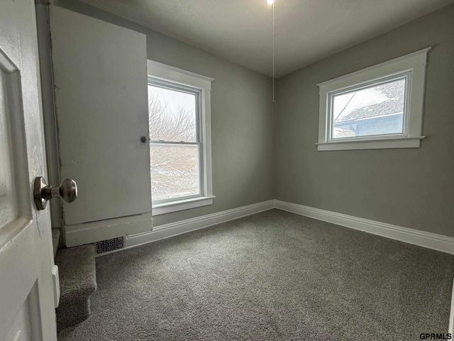 1446 S 11 Street, Lincoln, NE 68502