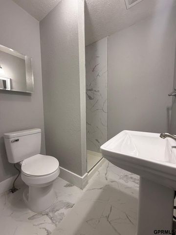 1446 S 11 Street, Lincoln, NE 68502