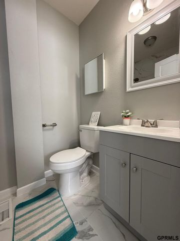 1446 S 11 Street, Lincoln, NE 68502