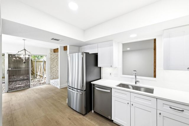 6202 Laurel Valley DR B, Austin, TX 78731