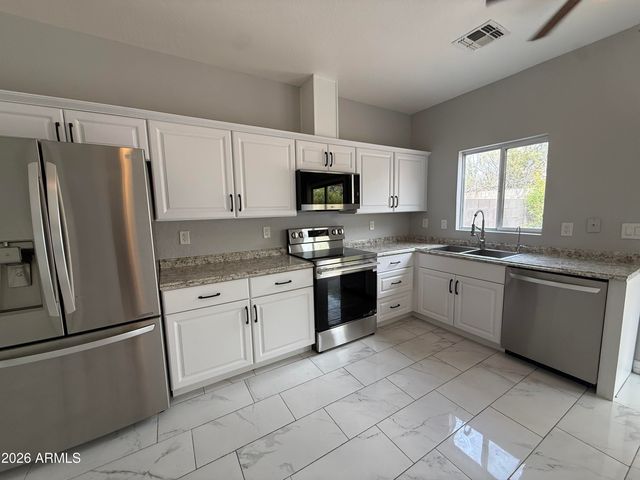 10823 N 70TH Avenue, Peoria, AZ 85345