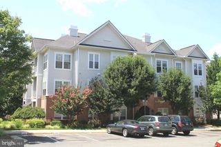 1520 NORTH POINT DR #301, Reston, VA 20194