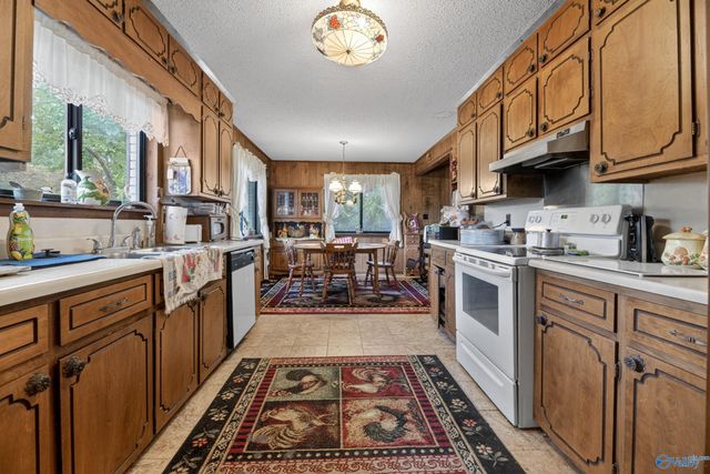 1416 Leota Lake Drive N, Southside, AL 35907