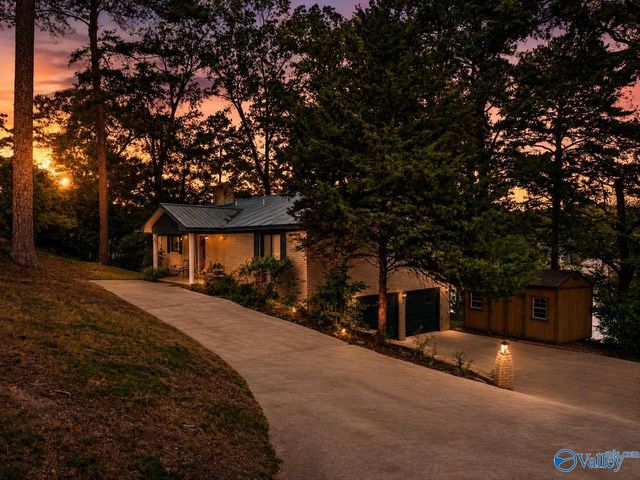 1416 Leota Lake Drive N, Southside, AL 35907
