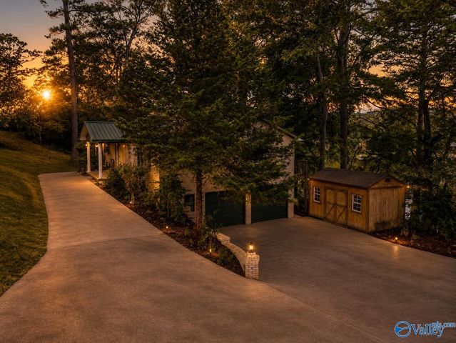 1416 Leota Lake Drive N, Southside, AL 35907