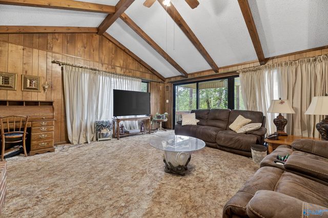 1416 Leota Lake Drive N, Southside, AL 35907