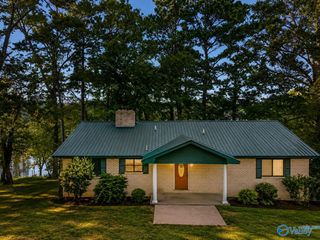 1416 Leota Lake Drive N, Southside, AL 35907