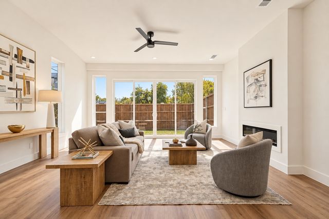 903 Bayonne Street, Dallas, TX 75212