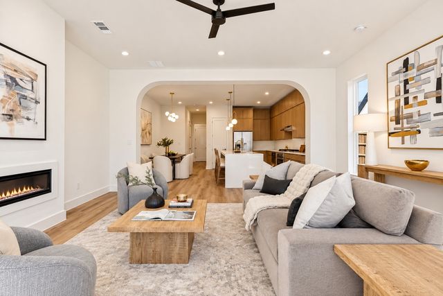 903 Bayonne Street, Dallas, TX 75212