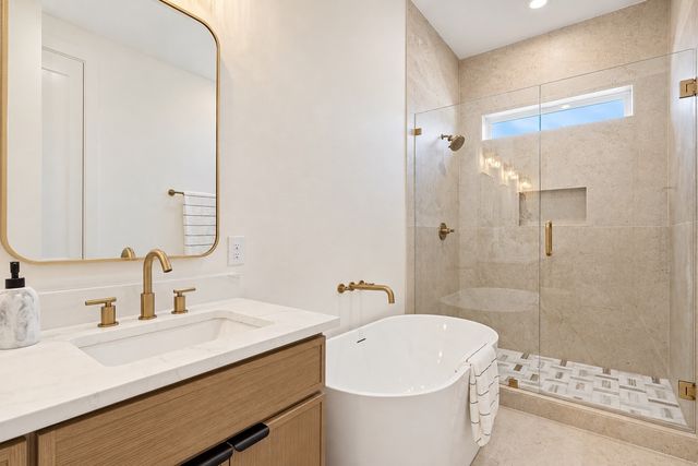 903 Bayonne Street, Dallas, TX 75212