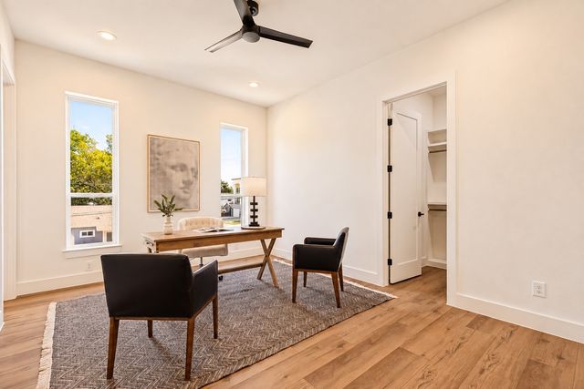903 Bayonne Street, Dallas, TX 75212