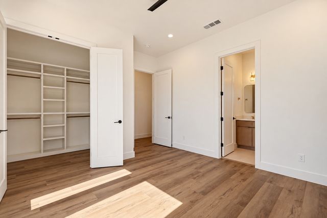 903 Bayonne Street, Dallas, TX 75212