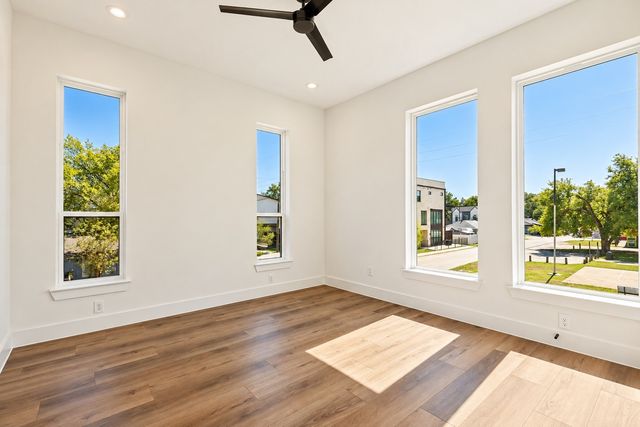 903 Bayonne Street, Dallas, TX 75212
