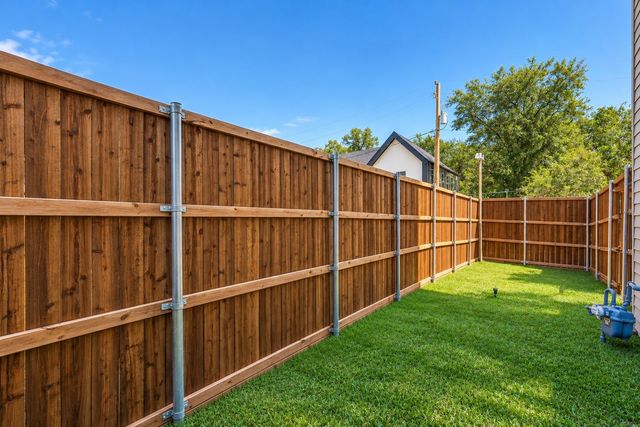 903 Bayonne Street, Dallas, TX 75212