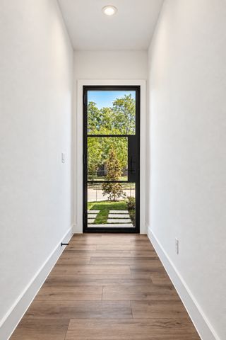 903 Bayonne Street, Dallas, TX 75212