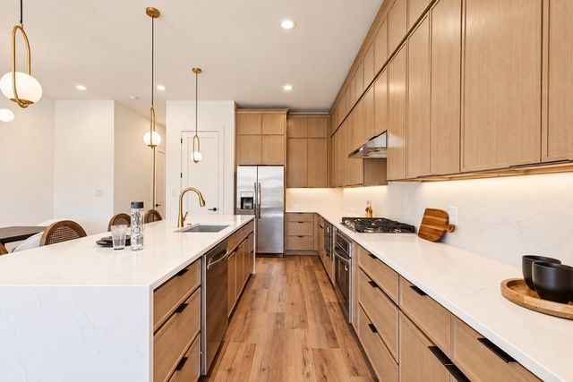 903 Bayonne Street, Dallas, TX 75212