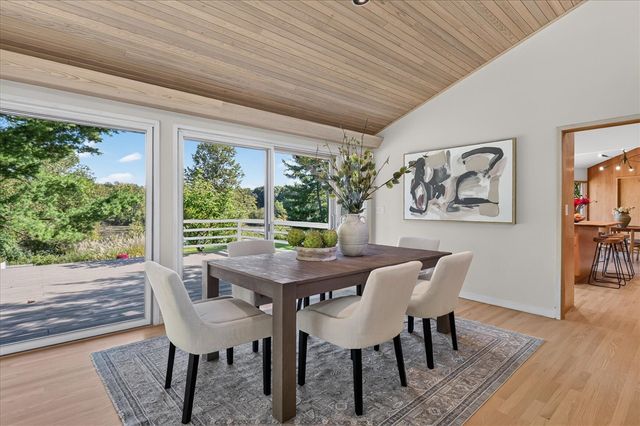 3265 N Maple Road, Ann Arbor, MI 48105