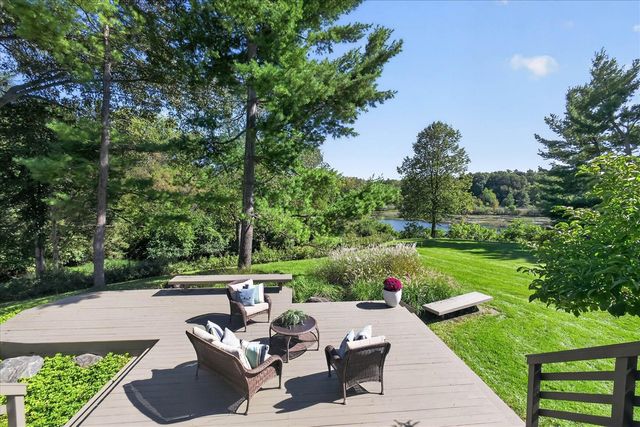 3265 N Maple Road, Ann Arbor, MI 48105