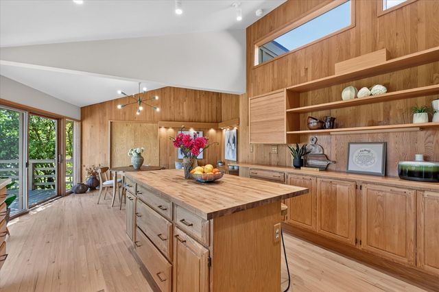 3265 N Maple Road, Ann Arbor, MI 48105