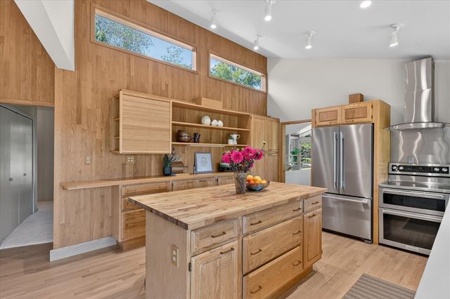 3265 N Maple Road, Ann Arbor, MI 48105