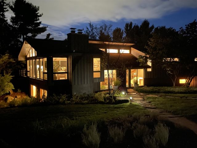 3265 N Maple Road, Ann Arbor, MI 48105