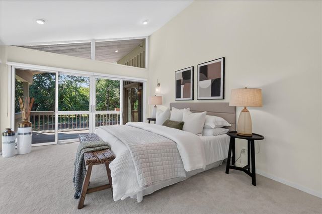 3265 N Maple Road, Ann Arbor, MI 48105
