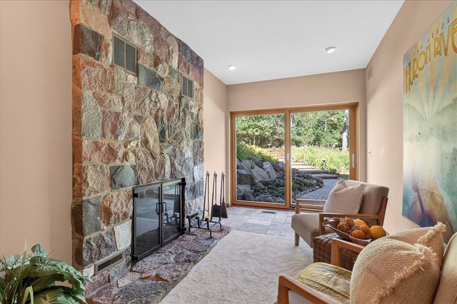 3265 N Maple Road, Ann Arbor, MI 48105