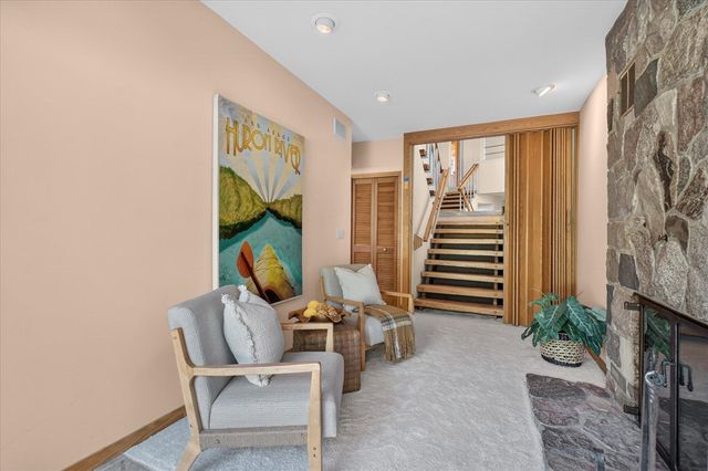 3265 N Maple Road, Ann Arbor, MI 48105