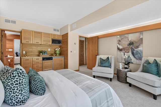 3265 N Maple Road, Ann Arbor, MI 48105