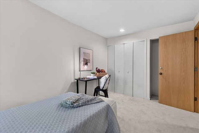 3265 N Maple Road, Ann Arbor, MI 48105