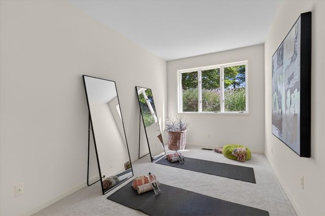 3265 N Maple Road, Ann Arbor, MI 48105