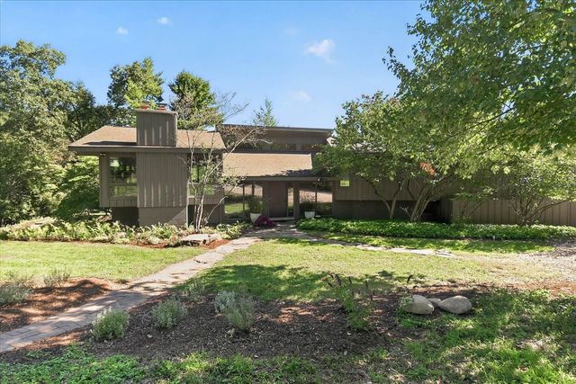 3265 N Maple Road, Ann Arbor, MI 48105