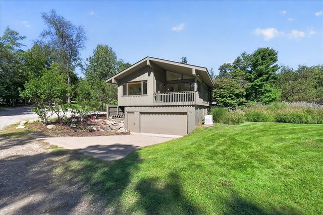 3265 N Maple Road, Ann Arbor, MI 48105