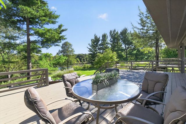 3265 N Maple Road, Ann Arbor, MI 48105