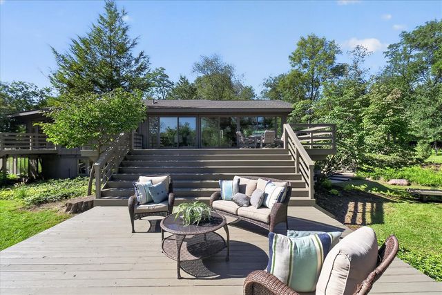 3265 N Maple Road, Ann Arbor, MI 48105